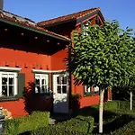 Apartment Ferienwohnung Romantik Im Roten Haus Fussen