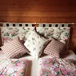 Apartment Ferienwohnung Romantik Im Roten Haus