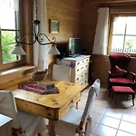 Apartment Ferienwohnung Romantik Im Roten Haus *