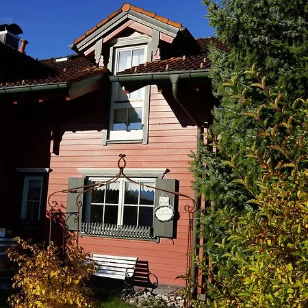 Apartment Ferienwohnung Romantik Im Roten Haus *